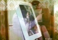 ゴージャスな女の子、日焼けした、スリムな、彼女のLをなでる エロ 動画 女性 向け 調教 とともにaディルドとcums